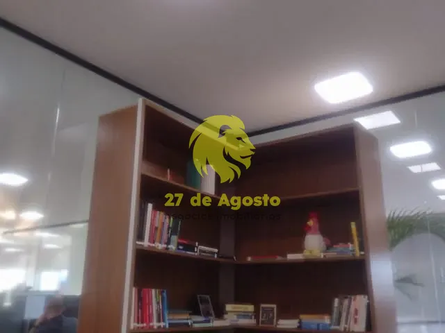 Conjunto comercial com 200m², à venda, no bairro Vila Monumento em São Paulo