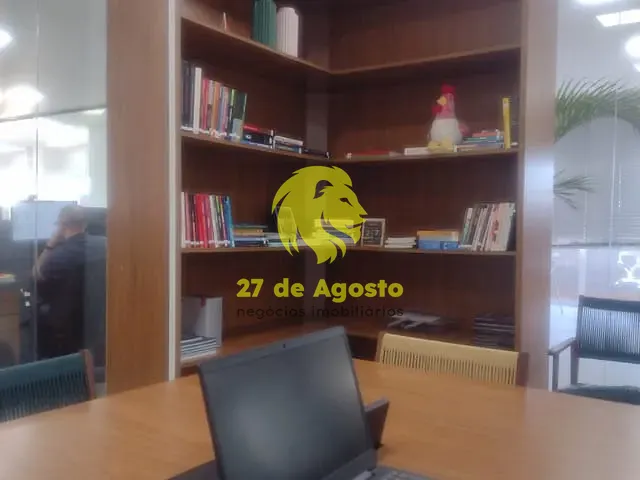 Conjunto comercial com 200m², à venda, no bairro Vila Monumento em São Paulo