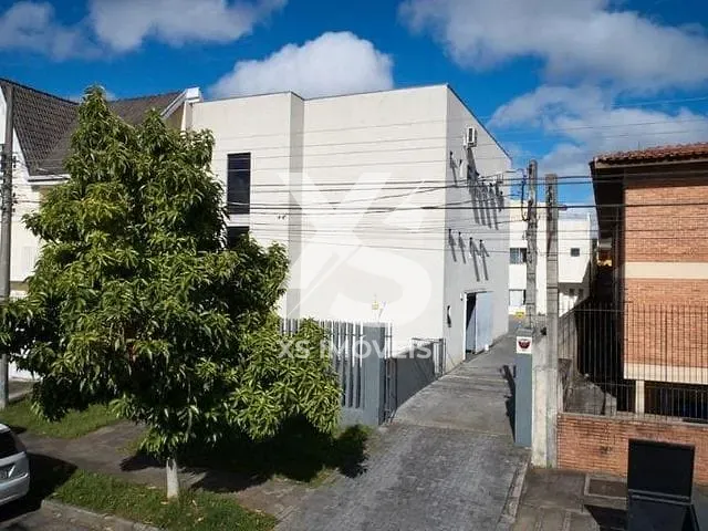 Conjunto comercial com 596m², à venda, no bairro Bom Retiro em Curitiba