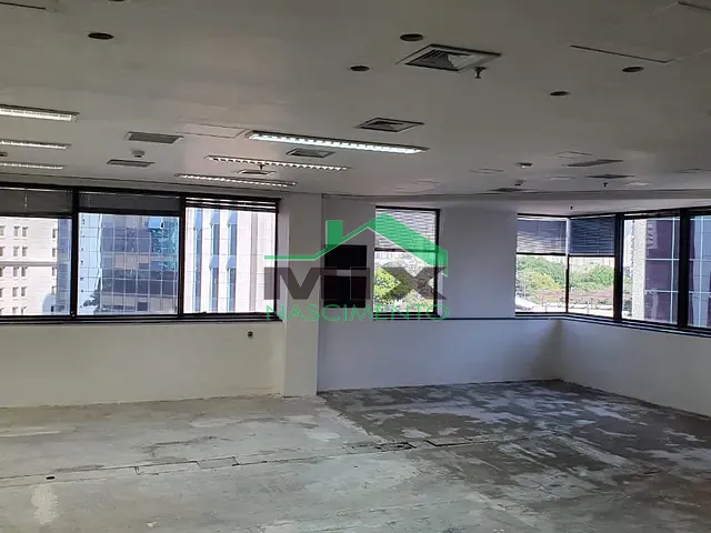 Conjunto comercial com 96m², para alugar, no bairro Vila Olímpia em São Paulo