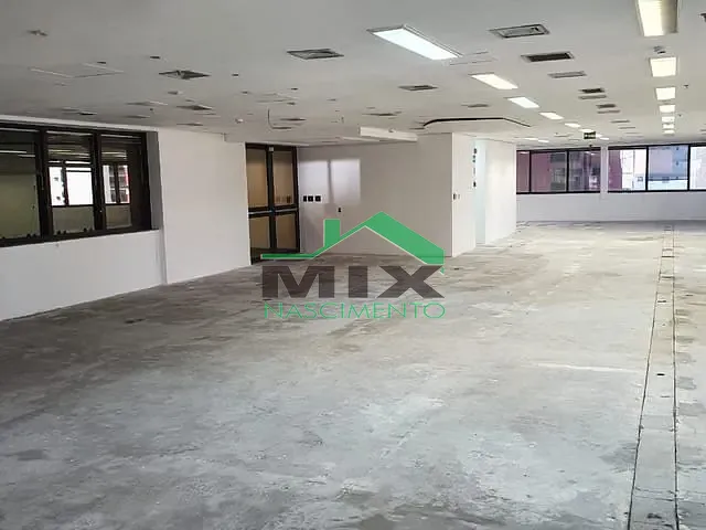 Conjunto comercial com 96m², para alugar, no bairro Vila Olímpia em São Paulo