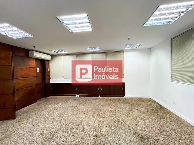 Conjunto comercial com 180m², à venda ou para alugar, no bairro Campo Belo em São Paulo