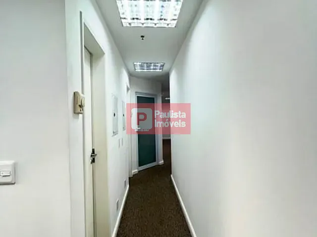 Conjunto comercial com 180m², à venda ou para alugar, no bairro Campo Belo em São Paulo