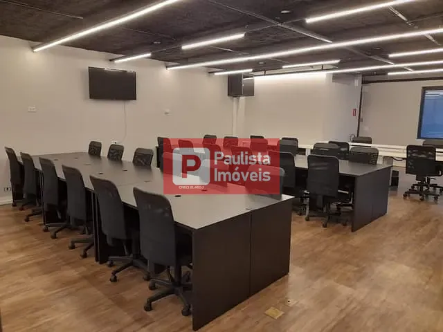 Conjunto comercial com 112m², para alugar, no bairro Brooklin em São Paulo