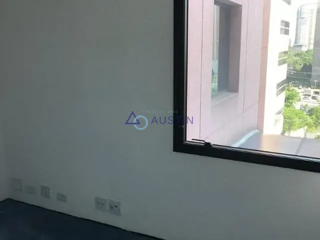 Conjunto comercial com 110m², à venda, no bairro Vila Olímpia em São Paulo