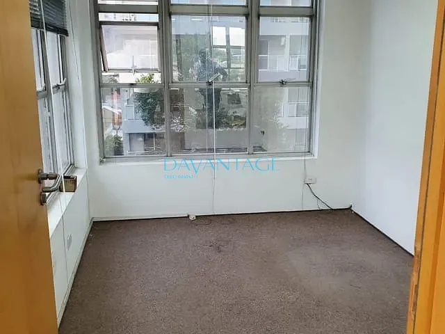 Conjunto comercial com 130m², à venda ou para alugar, no bairro Brooklin Paulista em São Paulo