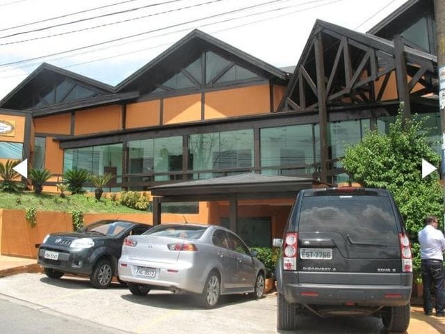 Conjunto com 1700m², à venda, no bairro Jardim da Glória em Cotia