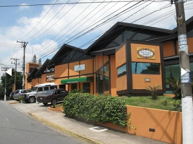 Conjunto com 1700m², à venda, no bairro Jardim da Glória em Cotia