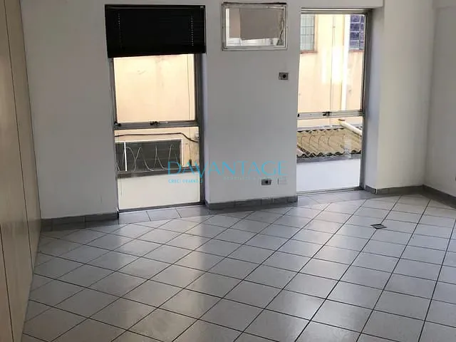 Conjunto comercial com 100m², para alugar, no bairro Vila Romana em São Paulo