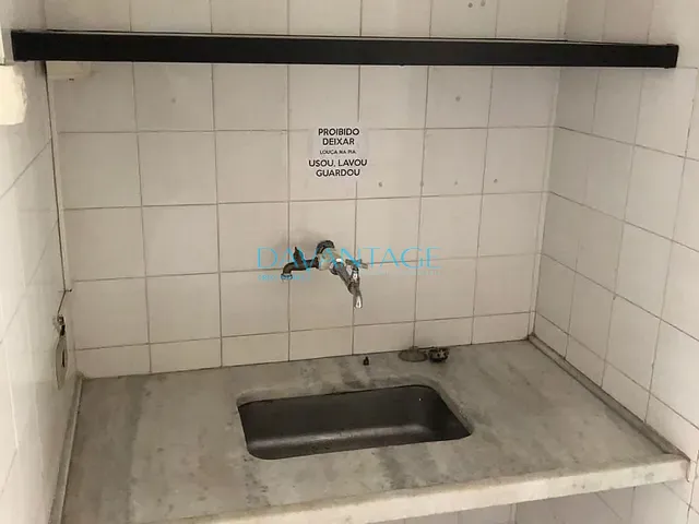 Conjunto comercial com 100m², para alugar, no bairro Vila Romana em São Paulo