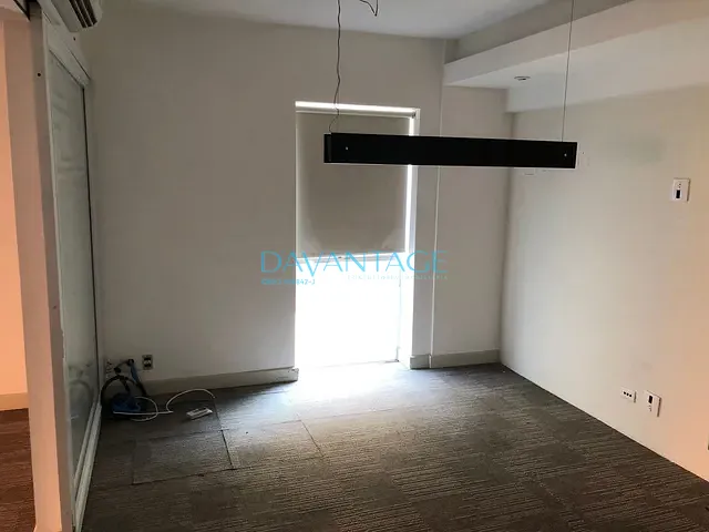 Conjunto comercial com 100m², para alugar, no bairro Vila Romana em São Paulo