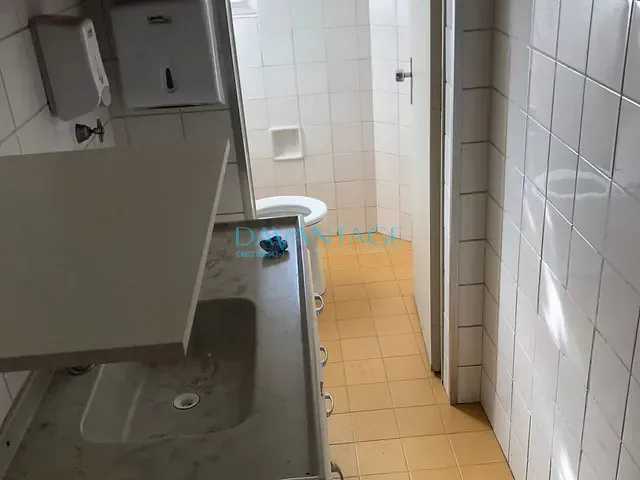 Conjunto comercial com 100m², para alugar, no bairro Vila Romana em São Paulo