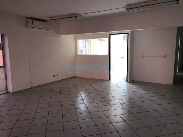 Conjunto comercial com 100m², para alugar, no bairro Vila Romana em São Paulo