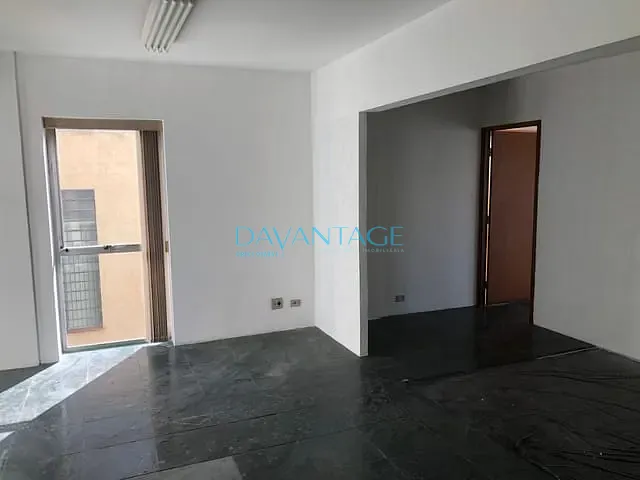 Conjunto comercial com 100m², para alugar, no bairro Vila Romana em São Paulo