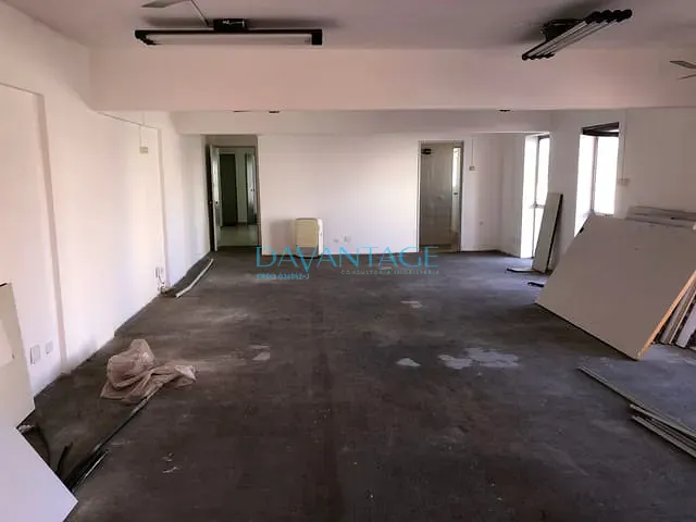 Conjunto comercial com 110m², para alugar, no bairro Vila Romana em São Paulo