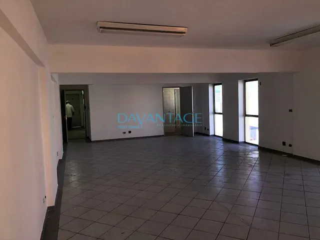 Conjunto comercial com 110m², para alugar, no bairro Vila Romana em São Paulo