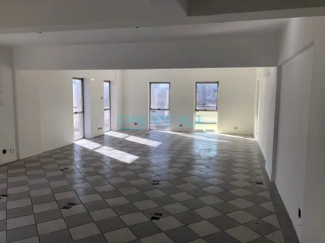 Conjunto comercial com 100m², para alugar, no bairro Vila Romana em São Paulo