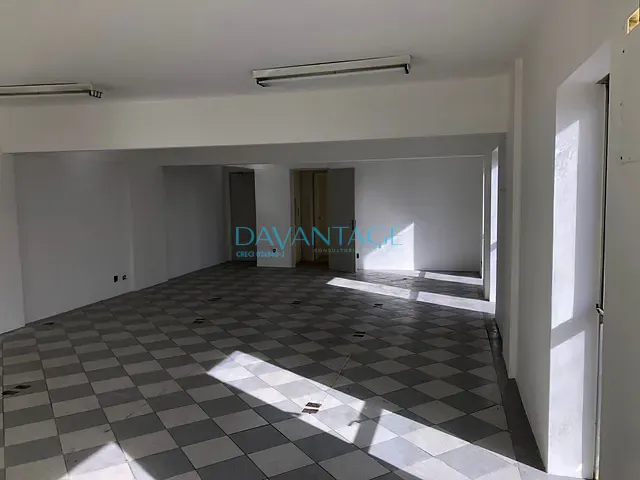 Conjunto comercial com 100m², para alugar, no bairro Vila Romana em São Paulo