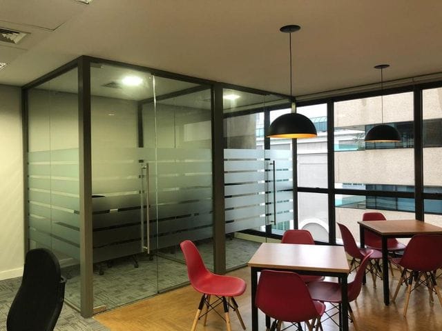 Conjunto com 300m², para alugar, no bairro Vila Olímpia em São Paulo
