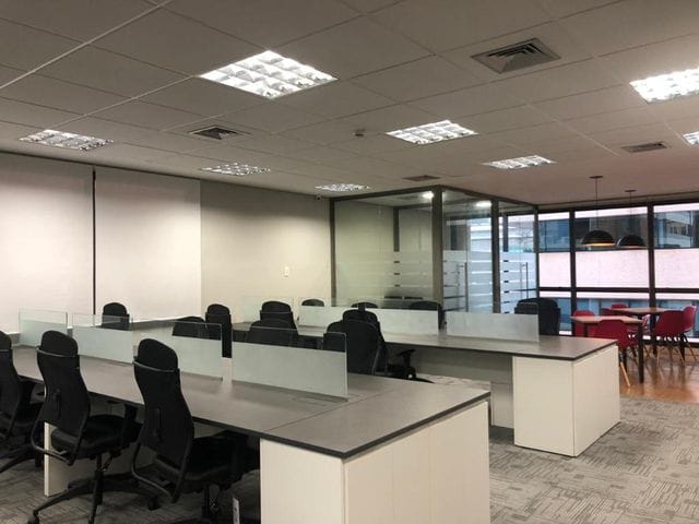 Conjunto com 300m², para alugar, no bairro Vila Olímpia em São Paulo