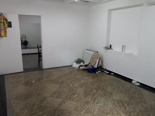 Conjunto comercial com 180m², para alugar, no bairro Boqueirão em Santos