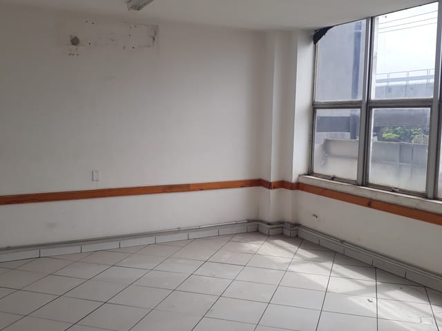 Laje com 700m², para alugar, no bairro Canindé em São Paulo