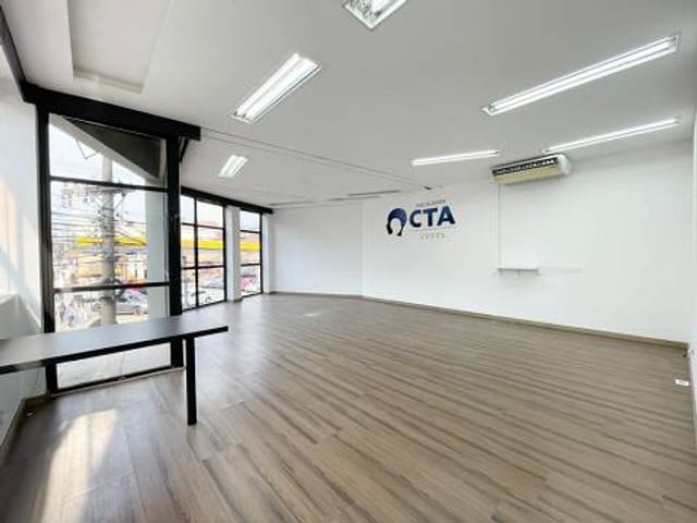Conjunto comercial com 600m², para alugar, no bairro Quarta Parada em São Paulo