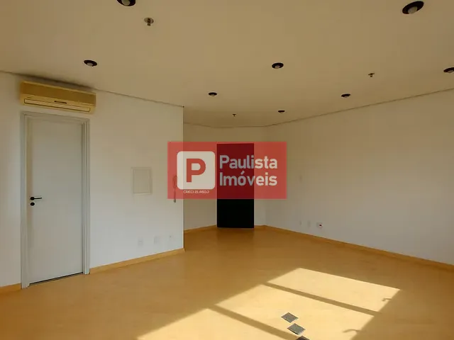 Conjunto comercial com 30m², à venda ou para alugar, no bairro Campo Belo em São Paulo