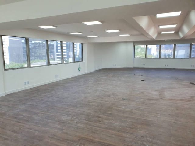 Conjunto comercial com 437m², à venda ou para alugar, no bairro Cidade Monções em São Paulo