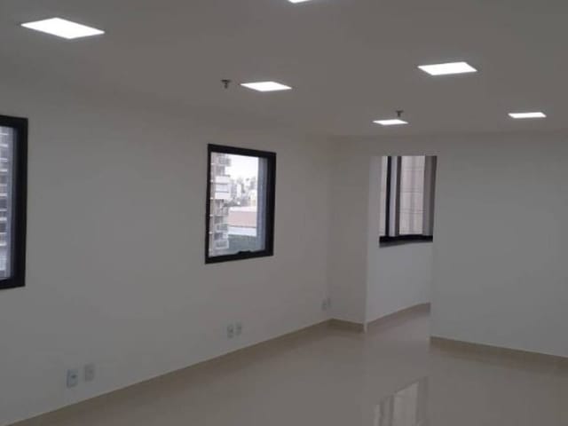 Conjunto comercial com 272m², à venda ou para alugar, no bairro Indianópolis em São Paulo
