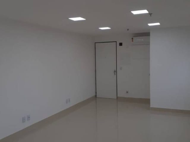Conjunto comercial com 272m², à venda ou para alugar, no bairro Indianópolis em São Paulo