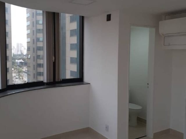 Conjunto comercial com 272m², à venda ou para alugar, no bairro Indianópolis em São Paulo