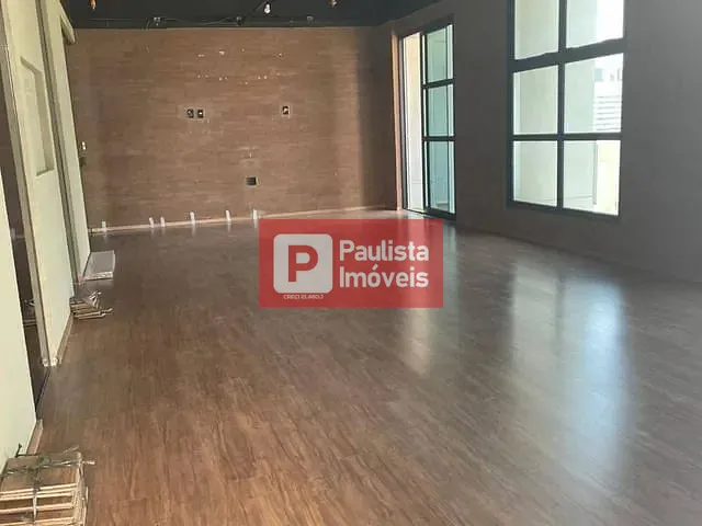 Conjunto comercial com 160m², para alugar, no bairro Vila Cordeiro em São Paulo