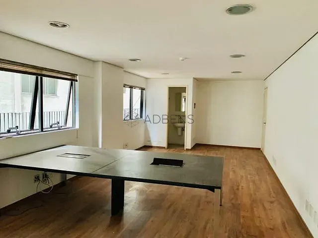 Conjunto comercial para alugar, no bairro Jardim Paulista em São Paulo