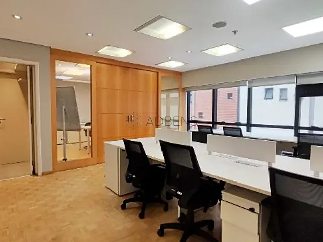 Conjunto comercial para alugar, no bairro Vila Olímpia em São Paulo