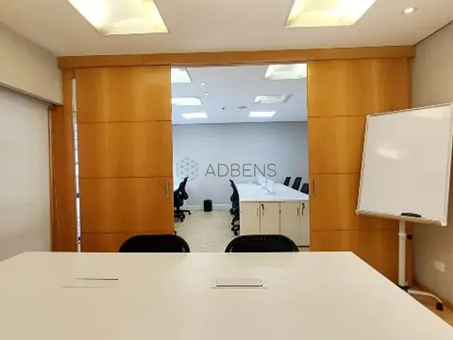 Conjunto comercial para alugar, no bairro Vila Olímpia em São Paulo
