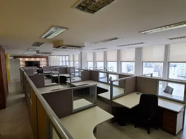 Conjunto comercial com 186m², à venda, no bairro Centro em São Paulo