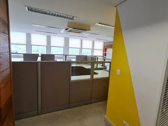 Conjunto comercial com 186m², à venda, no bairro Centro em São Paulo