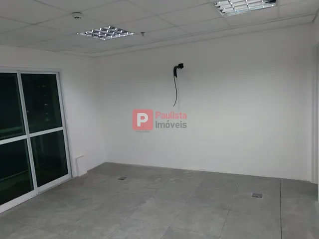 Conjunto comercial com 55m², à venda ou para alugar, no bairro Santo Amaro em São Paulo