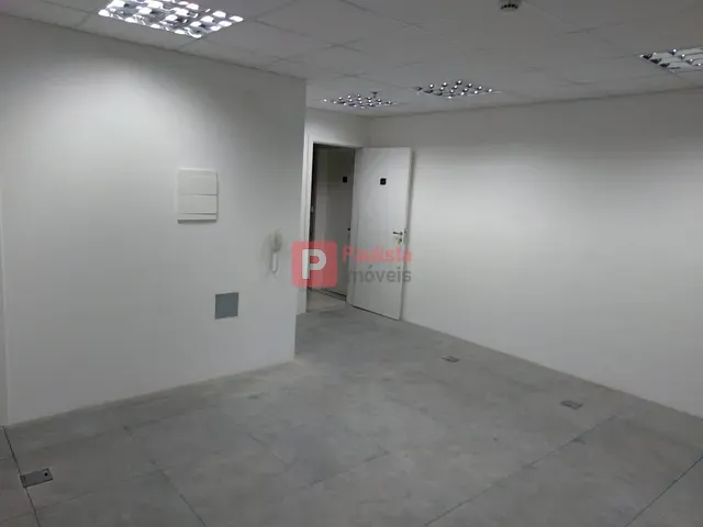 Conjunto comercial com 55m², à venda ou para alugar, no bairro Santo Amaro em São Paulo