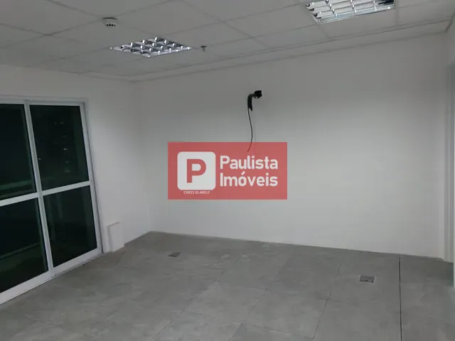 Conjunto comercial com 55m², à venda ou para alugar, no bairro Santo Amaro em São Paulo