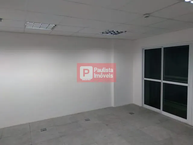 Conjunto comercial com 55m², à venda ou para alugar, no bairro Santo Amaro em São Paulo
