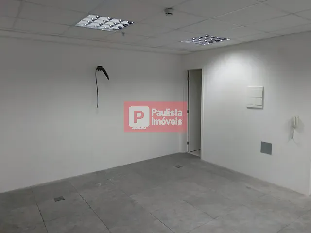 Conjunto comercial com 55m², à venda ou para alugar, no bairro Santo Amaro em São Paulo