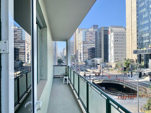 Foto do Conjunto - Conjunto Comercial com Pé Direito Duplo na Avenida Paulista | Paulista Imóveis.