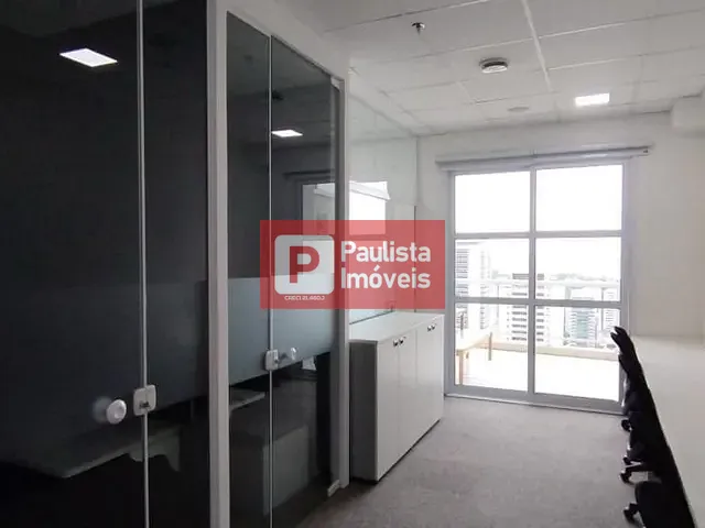 Conjunto comercial com 145m², para alugar, no bairro Vila Cordeiro em São Paulo
