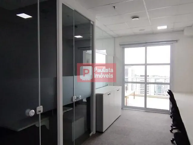 Conjunto comercial com 145m², para alugar, no bairro Vila Cordeiro em São Paulo