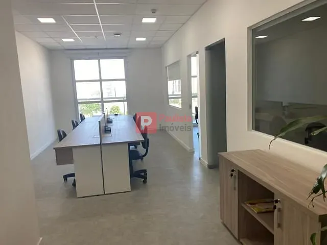 Conjunto comercial com 90m², para alugar, no bairro Vila Cordeiro em São Paulo