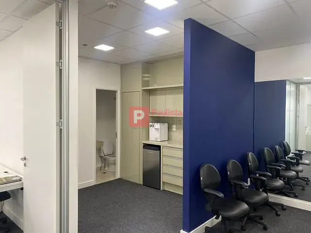 Conjunto comercial com 105m², para alugar, no bairro Vila Cordeiro em São Paulo