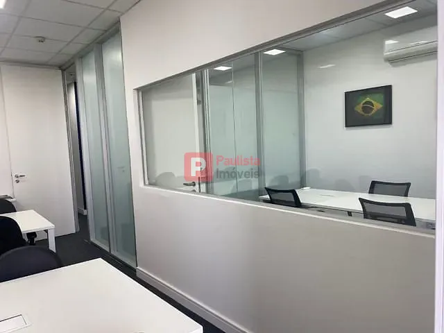 Conjunto comercial com 105m², para alugar, no bairro Vila Cordeiro em São Paulo