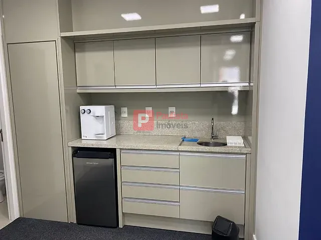 Conjunto comercial com 105m², para alugar, no bairro Vila Cordeiro em São Paulo